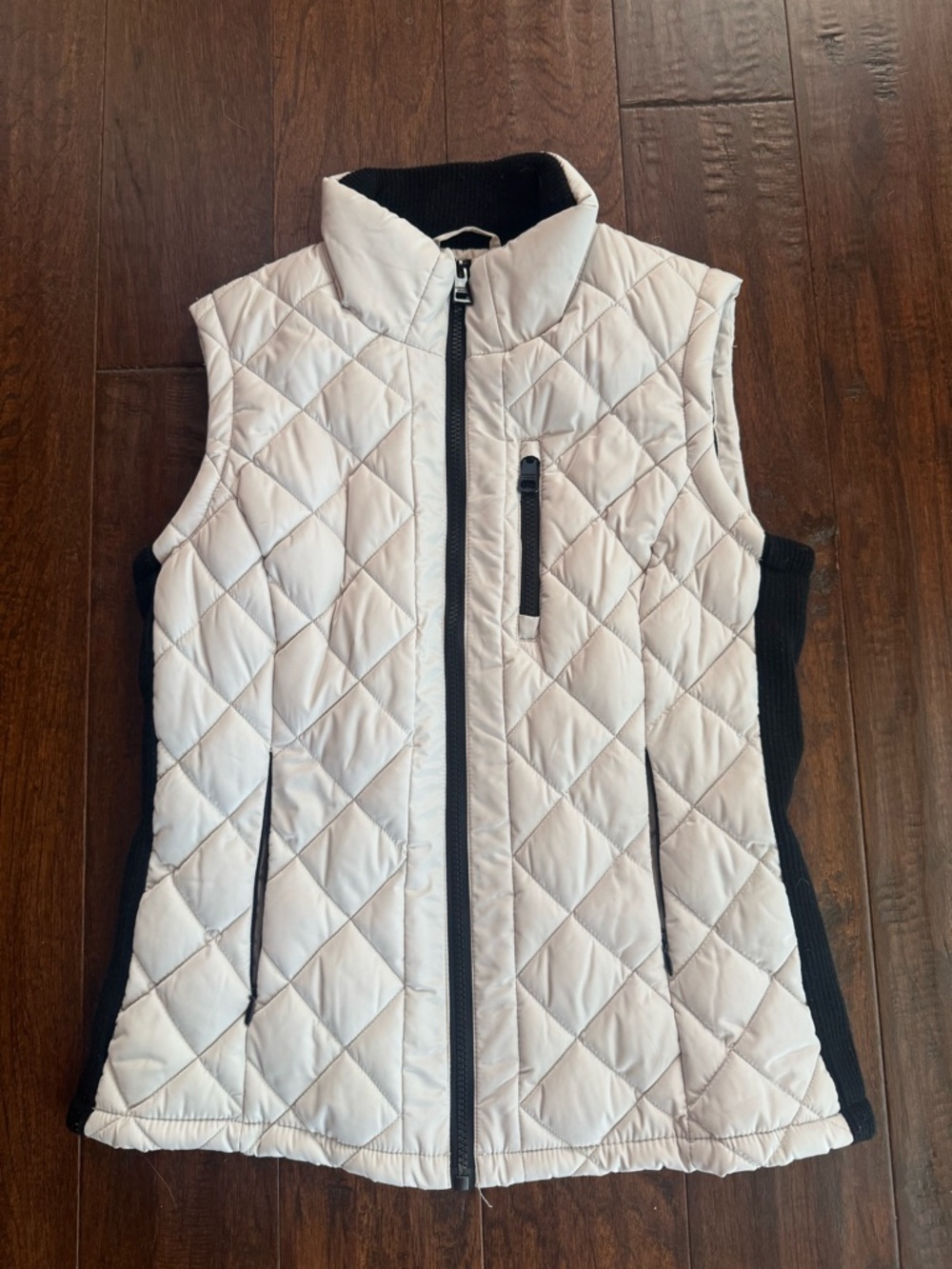 Andrew Marc White Quilted Zip-Front Vest with Black Side Panels